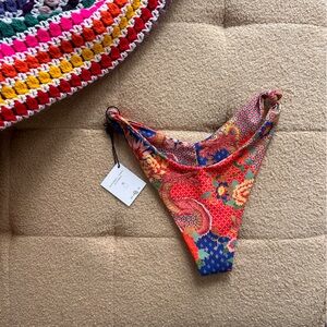 NWT SKATIE SUZANNE SIZE M - PICANTE